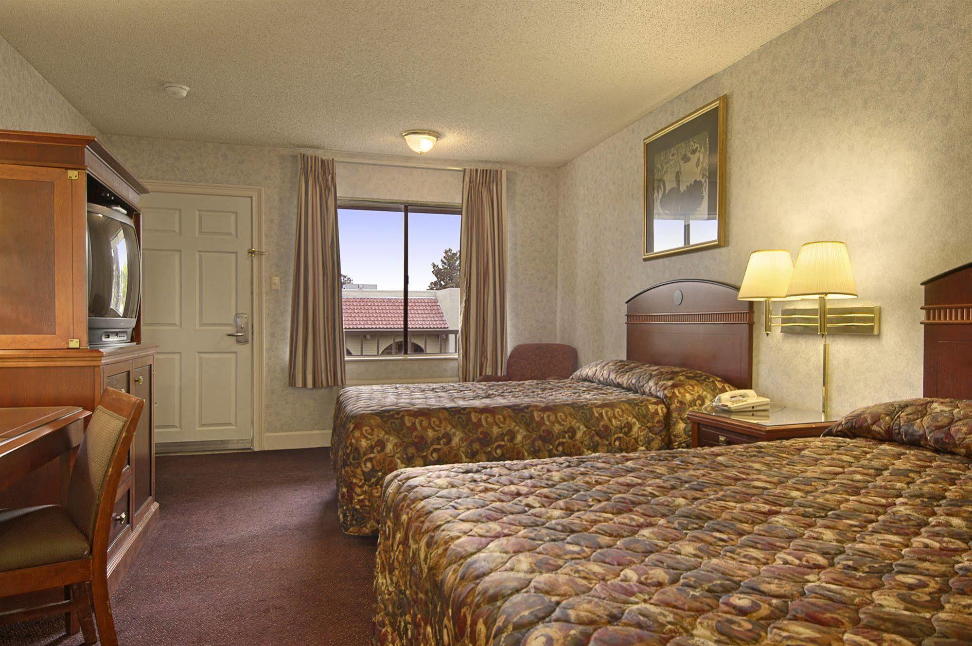 Courtyard Inn North Highlands Habitación foto